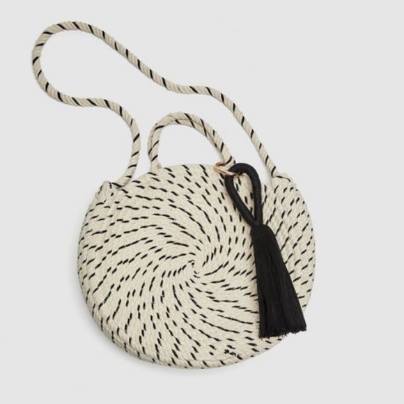 Zara round woven bag with tassel - Picture 3 of 4